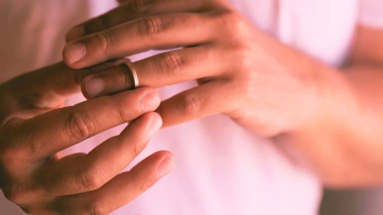 8 Signs It’s Time To Give Up On An Alcoholic Husband or Wife