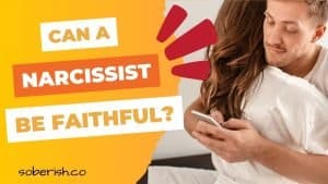 A man hugs his partner and types on his phone behind her back. The title reads "Can a narcissist be faithful?"